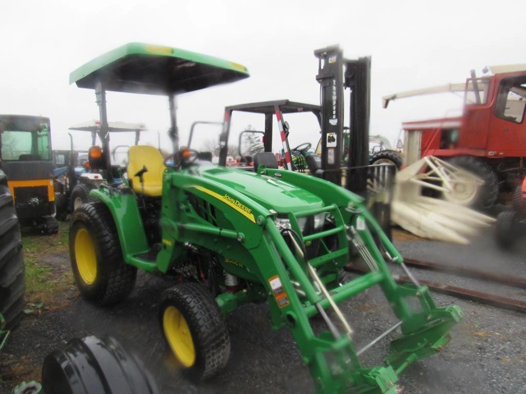 Main image John Deere 3046R
