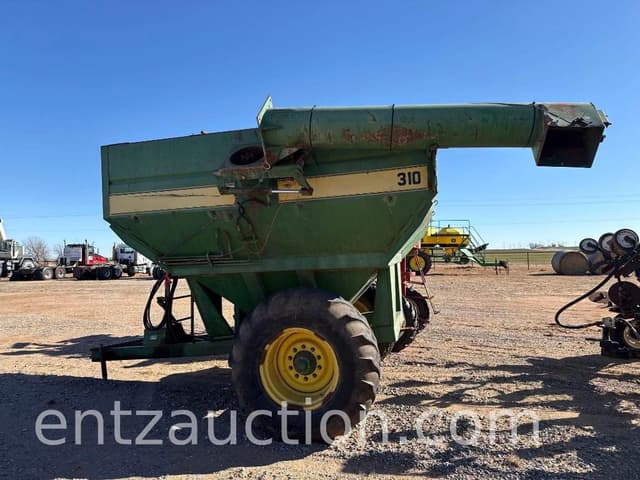 Image of John Deere 310 equipment image 3