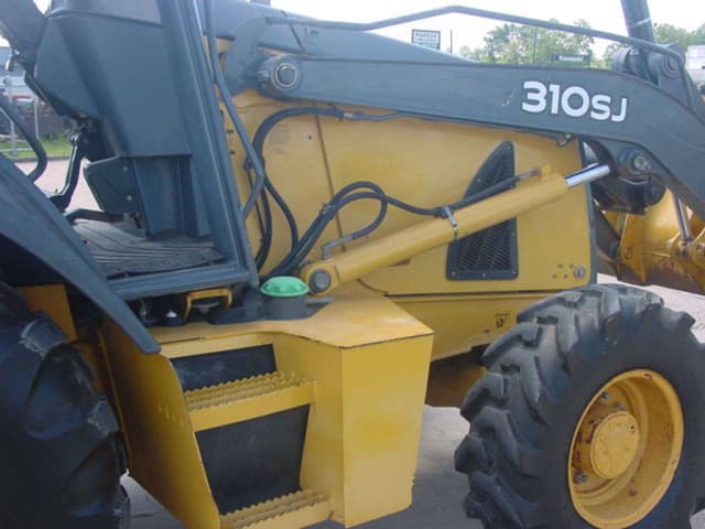 Image of John Deere 310SJ equipment image 3