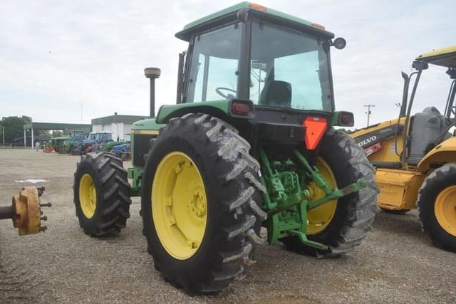 Image of John Deere 3155 equipment image 1