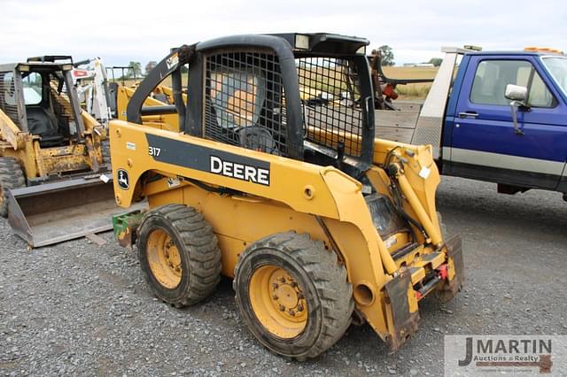 Image of John Deere 317 equipment image 1