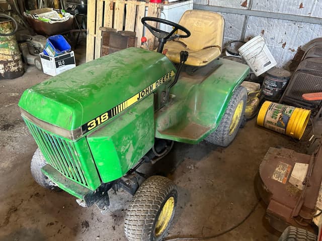 Image of John Deere 318 equipment image 3