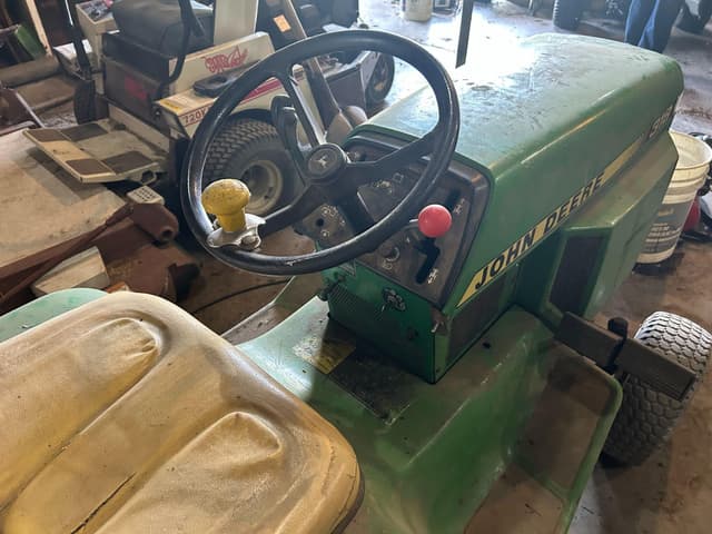 Image of John Deere 318 equipment image 2