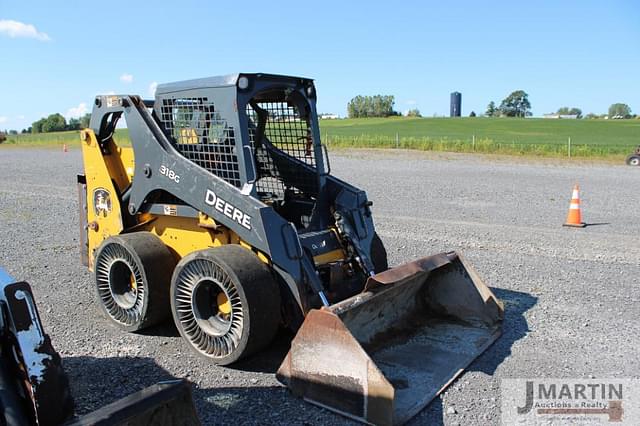 Image of John Deere 318G equipment image 1