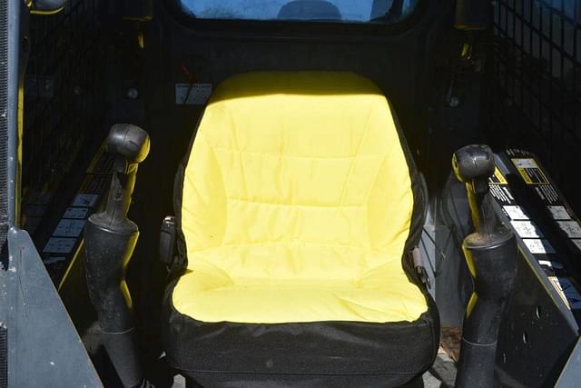 Image of John Deere 319E equipment image 4