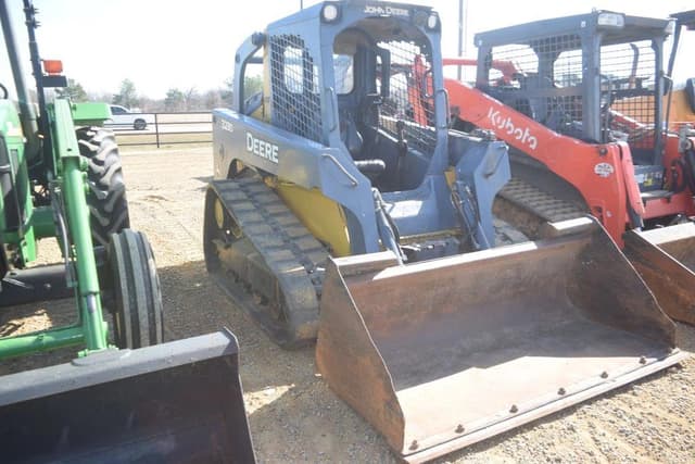 Image of John Deere 323D equipment image 3