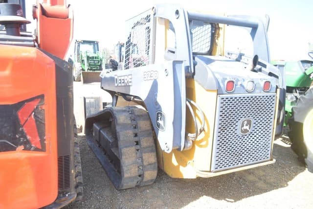 Image of John Deere 323D equipment image 1