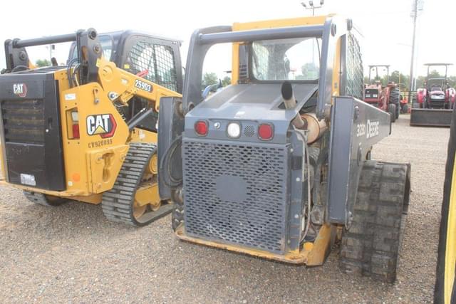 Image of John Deere 323D equipment image 2
