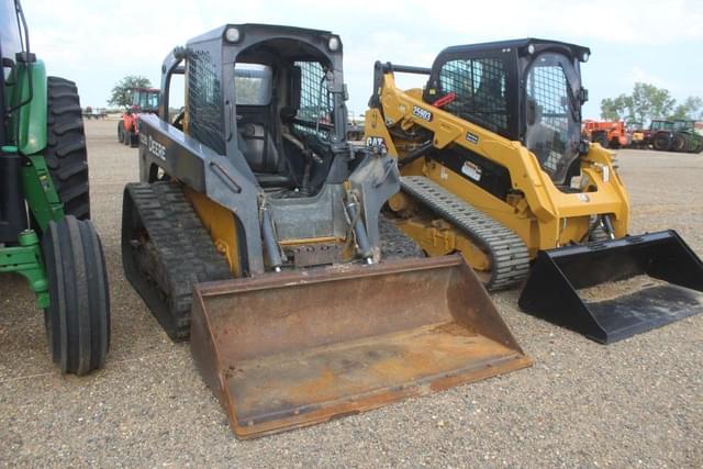 Image of John Deere 323D equipment image 3