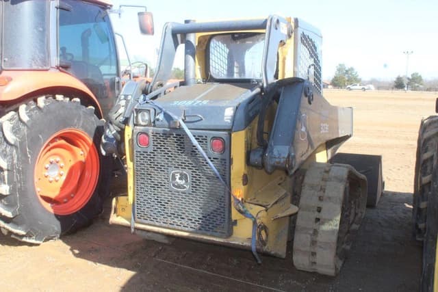 Image of John Deere 323E equipment image 2