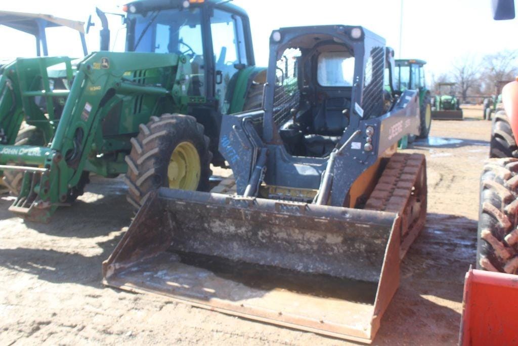 John Deere 323E Equipment Image0
