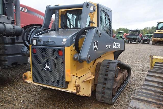 Image of John Deere 323E equipment image 2