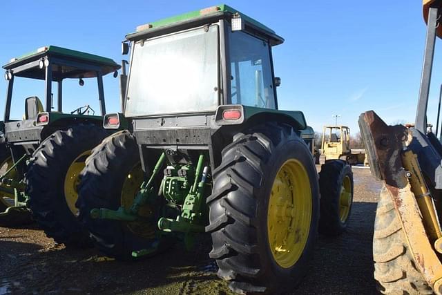 Image of John Deere 3255 equipment image 2