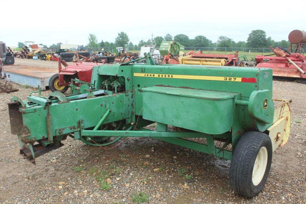 John Deere 327 Hay and Forage Balers - Square for Sale | Tractor Zoom