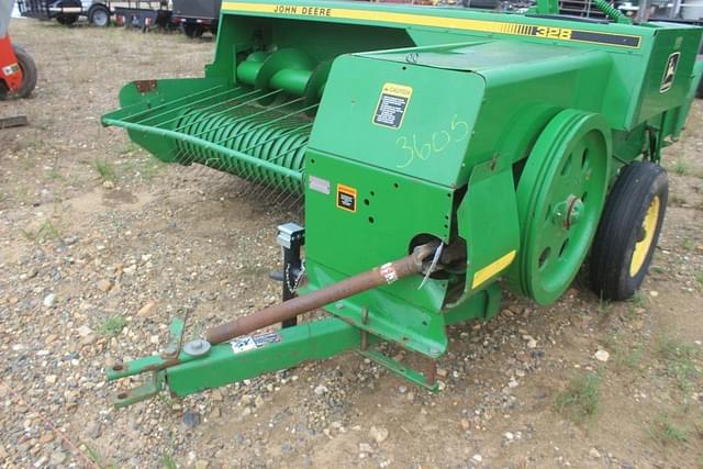 Image of John Deere 328 equipment image 4