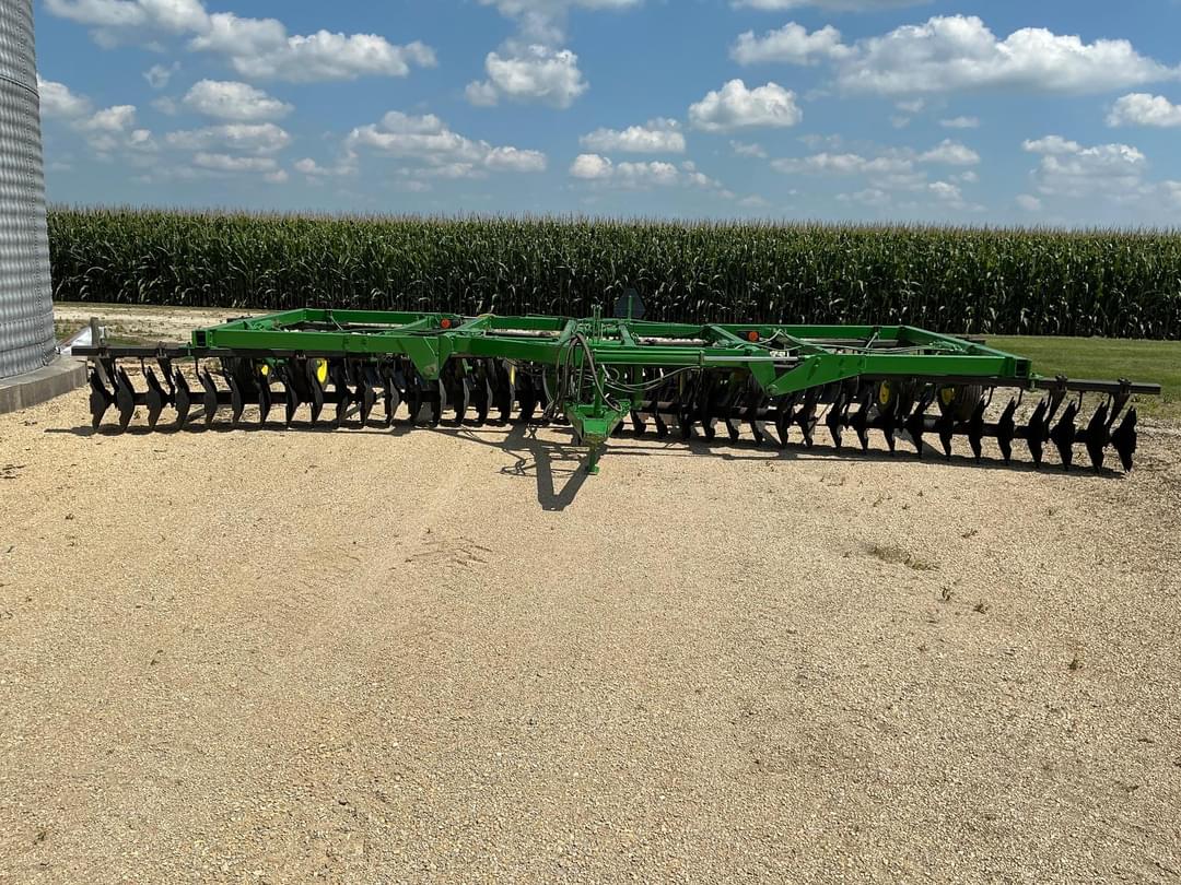 Image of John Deere 331 Primary image