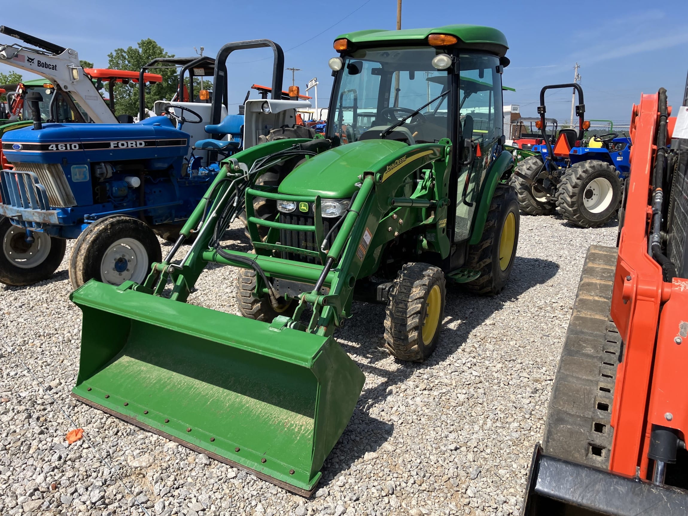 Main image John Deere 3320