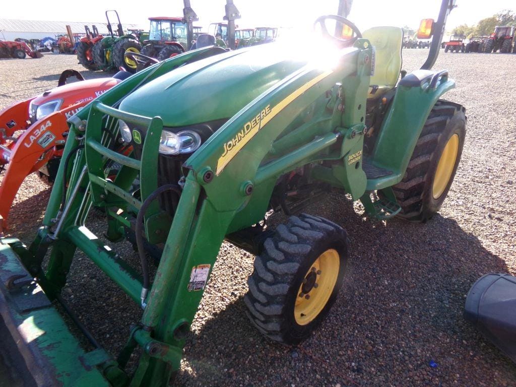 Main image John Deere 3320