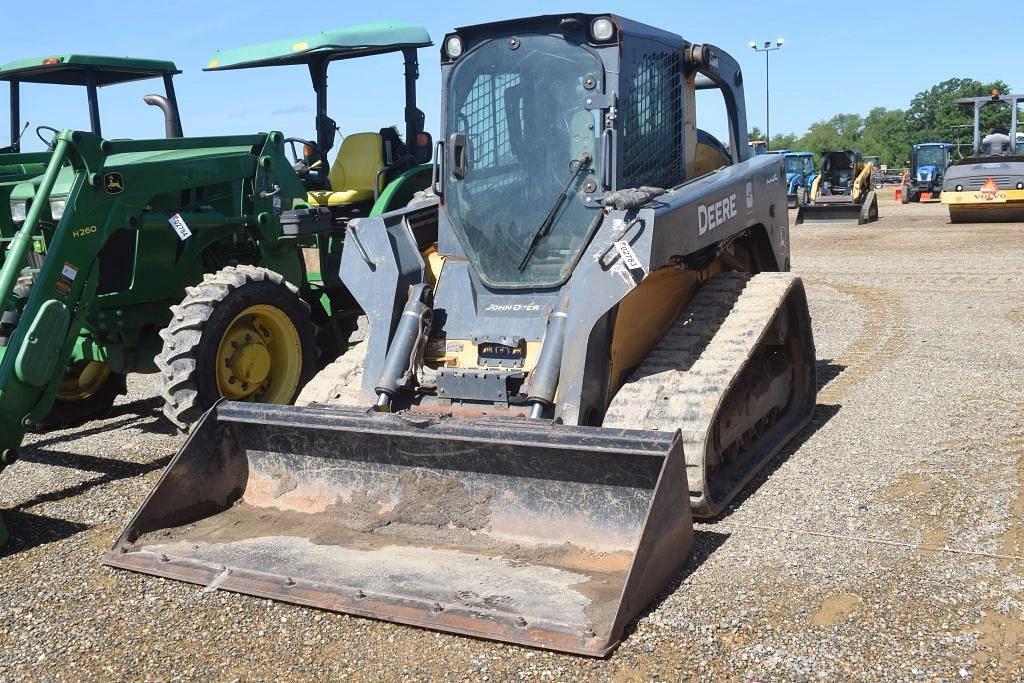 Image of John Deere 333E Primary image