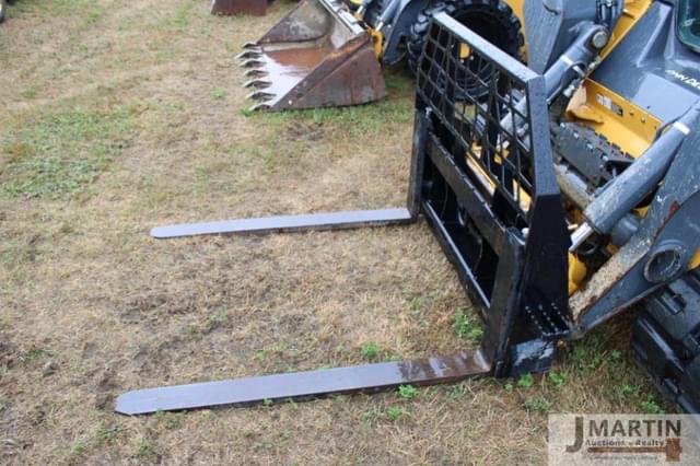 Image of John Deere 333G equipment image 4