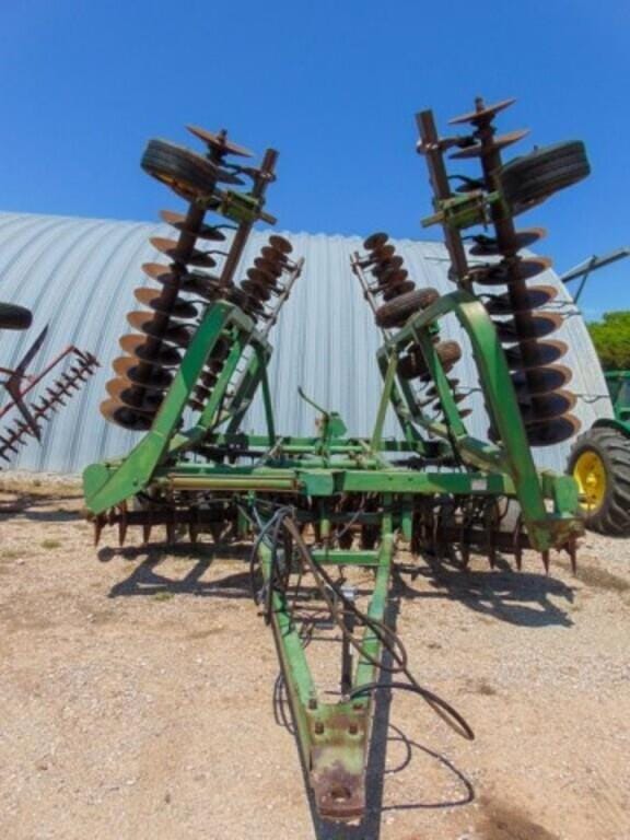 Main image John Deere 335