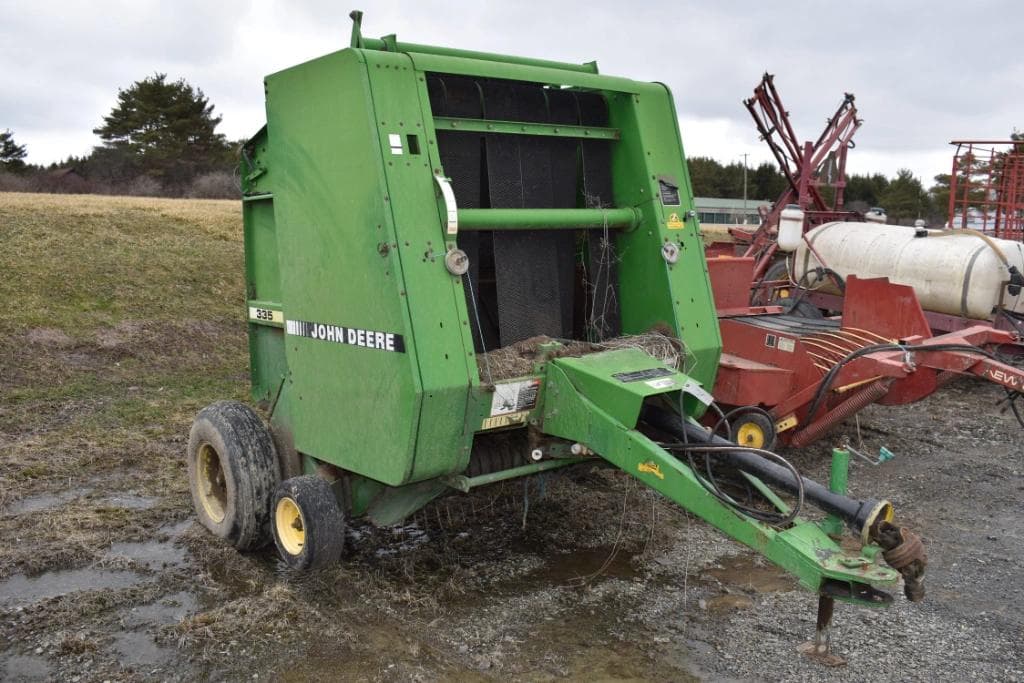 Image of John Deere 335 Image 1