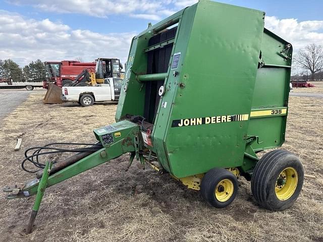 Image of John Deere 335 equipment image 2