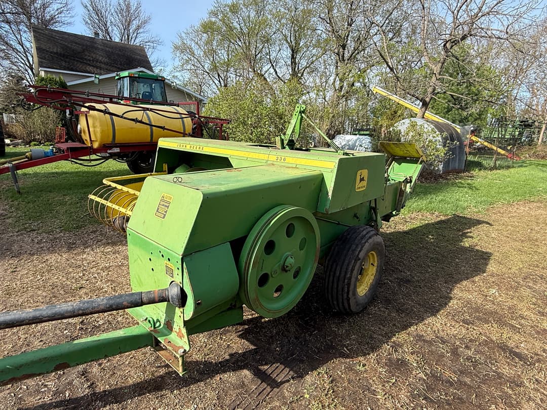 Image of John Deere 336 Image 1