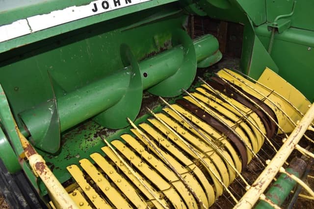Image of John Deere 336 equipment image 2