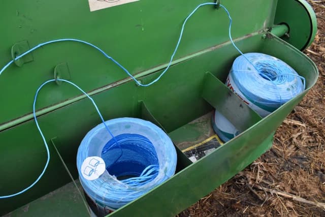 Image of John Deere 336 equipment image 4