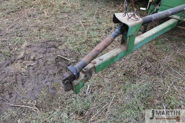 Image of John Deere 336 equipment image 3