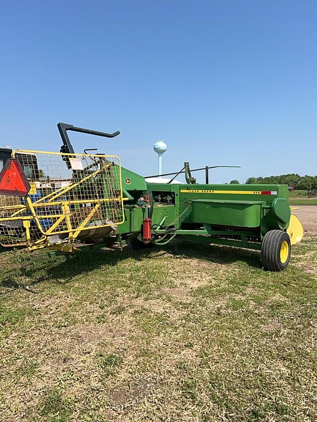 Image of John Deere 336 equipment image 3