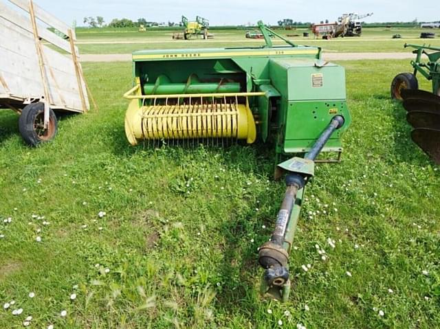 Image of John Deere 336 equipment image 1