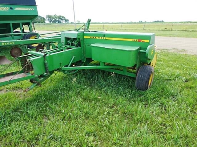 Image of John Deere 336 equipment image 3