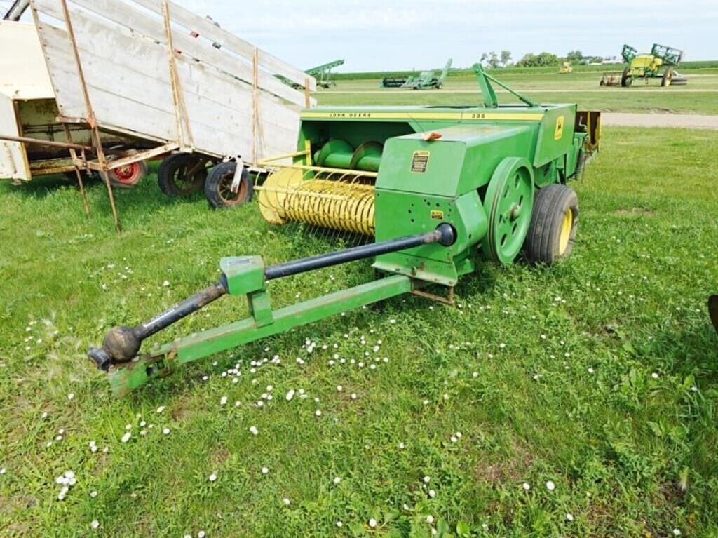 Image of John Deere 336 Primary image