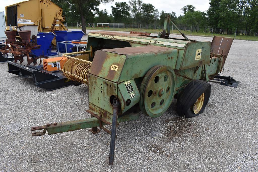 Image of John Deere 336 Image 0