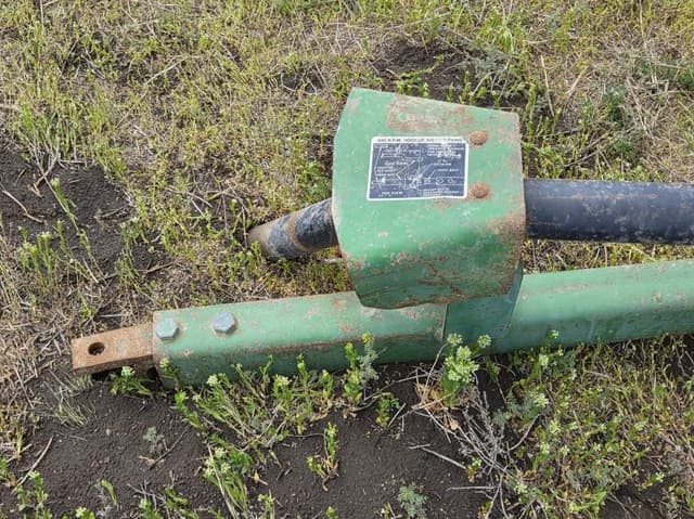 Image of John Deere 336 equipment image 3