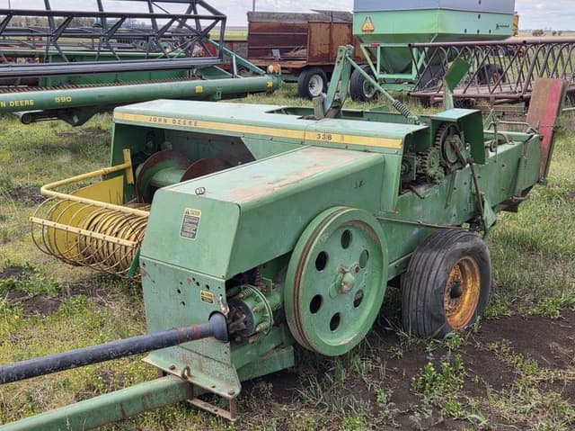 Image of John Deere 336 equipment image 2