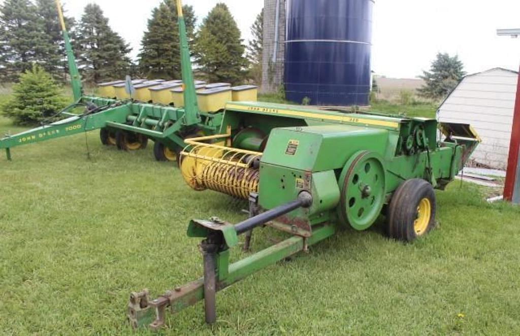 Image of John Deere 336 Primary image