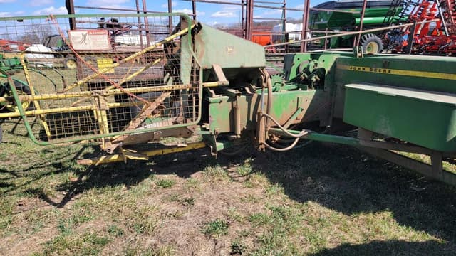 Image of John Deere 336 equipment image 2