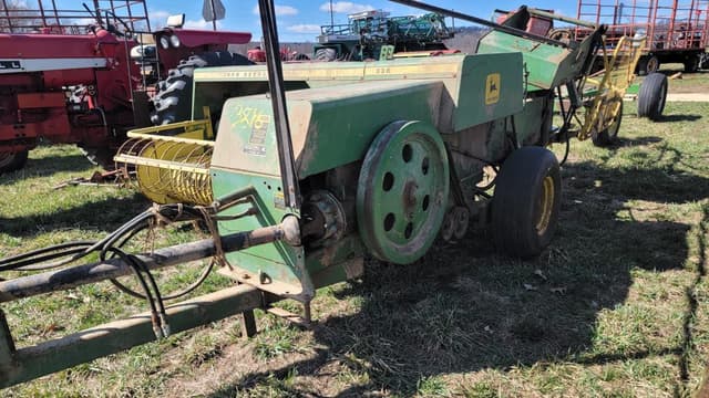 Image of John Deere 336 equipment image 1