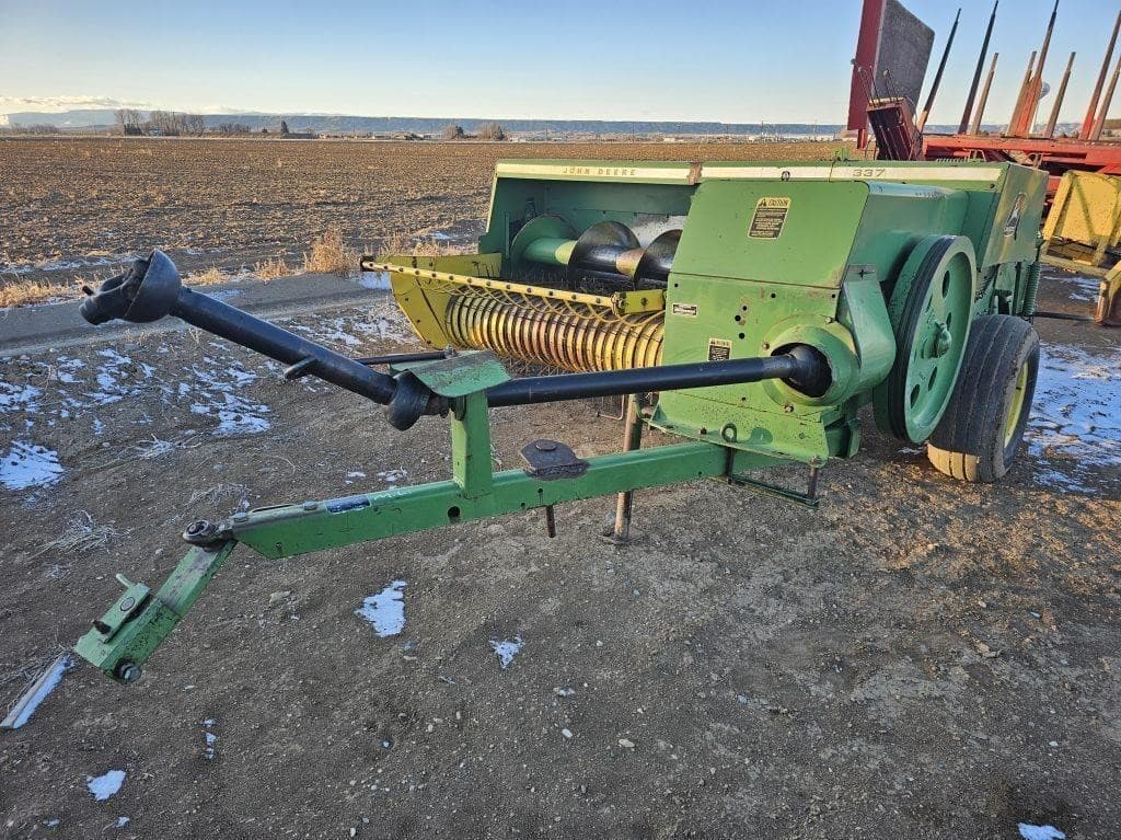 Image of John Deere 337 Primary image