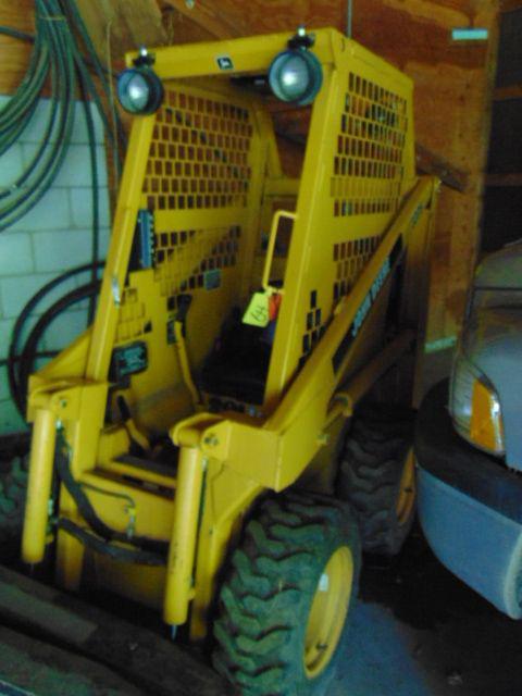 Image of John Deere 3375 equipment image 1