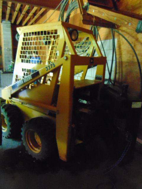 Image of John Deere 3375 equipment image 2