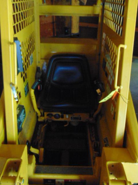Image of John Deere 3375 equipment image 3