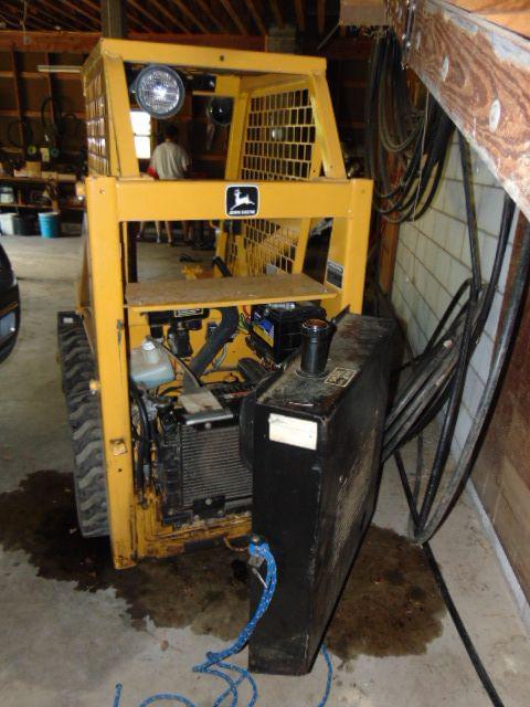 Image of John Deere 3375 equipment image 4