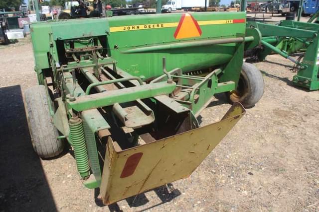 Image of John Deere 346 equipment image 2