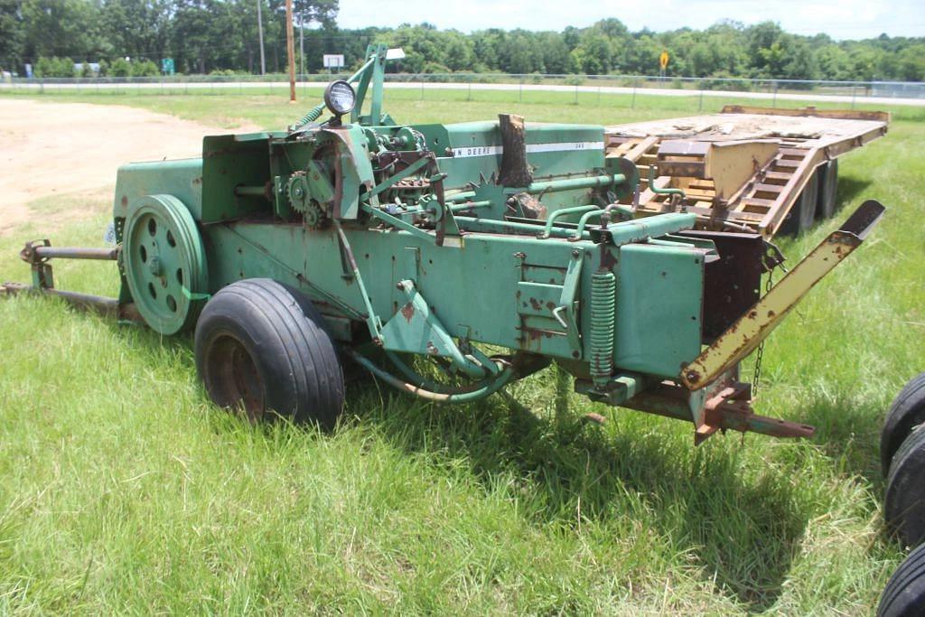Image of John Deere 346 Image 1