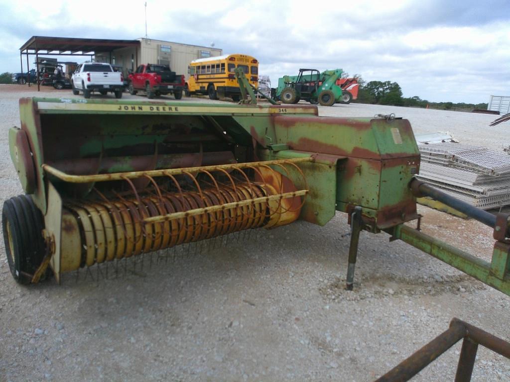 Image of John Deere 346 Image 1