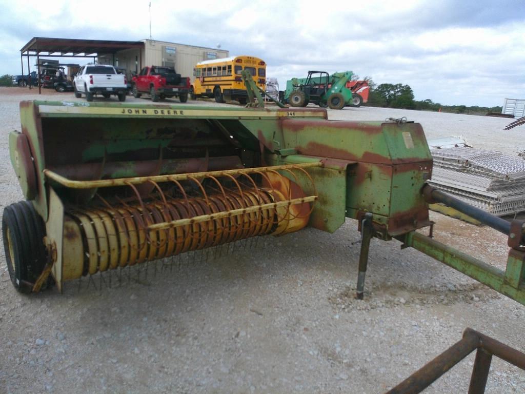 Image of John Deere 346 Image 1